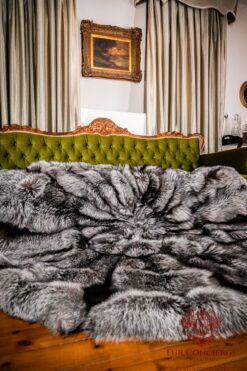 Venice | Real Luxurious Norwegian Saga Silver Fox Round Fur Throw-Rug